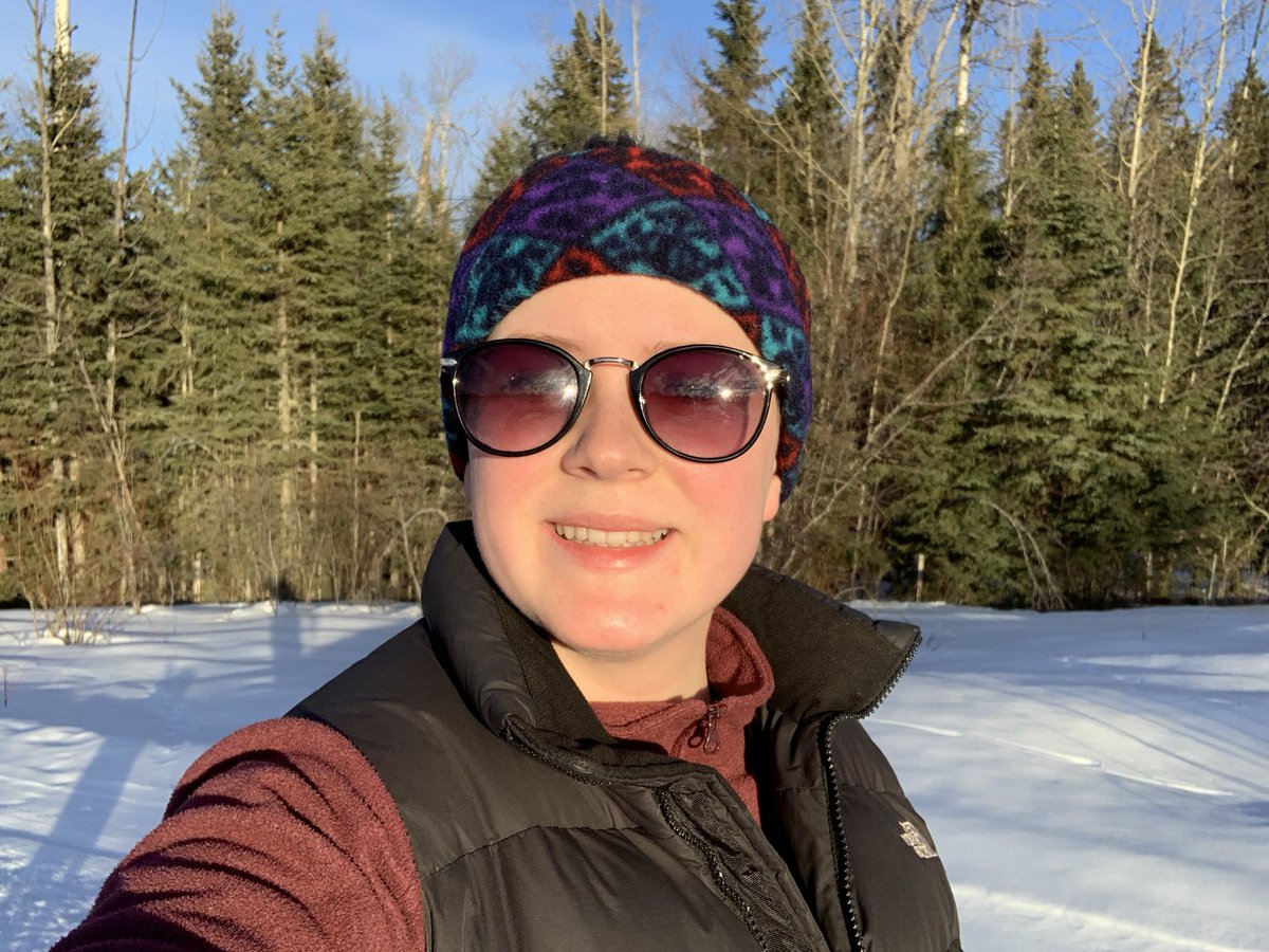 Tippet and I have really been enjoying this sunny spring ski weather 🐾 🎿