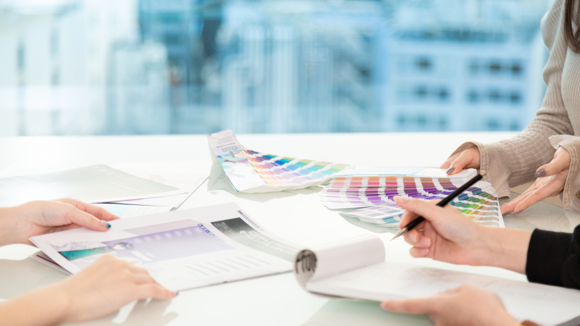 Anycolor株式会社 Anycolor社 クリエイター職 23卒向けエントリー開始 Anycolor株式会社 初の 新卒採用募集 23年度新卒採用 23卒 向けの採用エントリーを本日より受付開始 対象職種 グラフィックデザイナー職 イラストレーター職 3d
