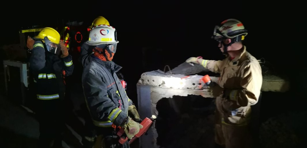 UMPCyBZ's tweet photo. #Entrenamiento
En nuestras bases se cuenta con un constante entrenamiento para perfeccionar habilidades, y para que durante una emergencia, todo funcione adecuadamente.
En días pasados compañeros del #TurnoC practicaron técnicas de rescate urbano con distintas herramientas.(1/3) https://t.co/ybV9ViymdW