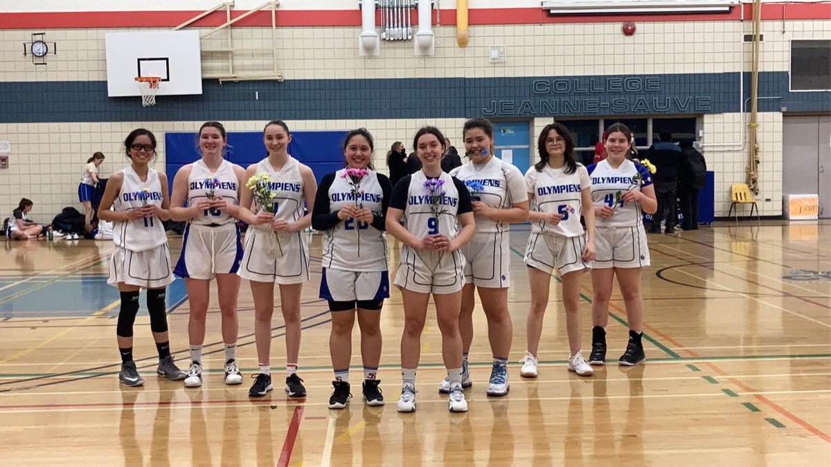 SalmRodger's tweet photo. The school didn’t have time to do “seniors night” so the ladies did it themselves. Proud of these girls. @cjsLRSD #mbhoops #basketballmb https://t.co/6bvQkMqqvu