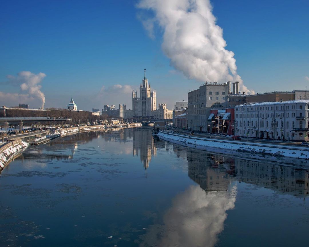 АТМОСФЕРА: ☀️Сегодня будет ясно.
🌡Температура днём +2°

📸 Фото: instagram.com/irrvas