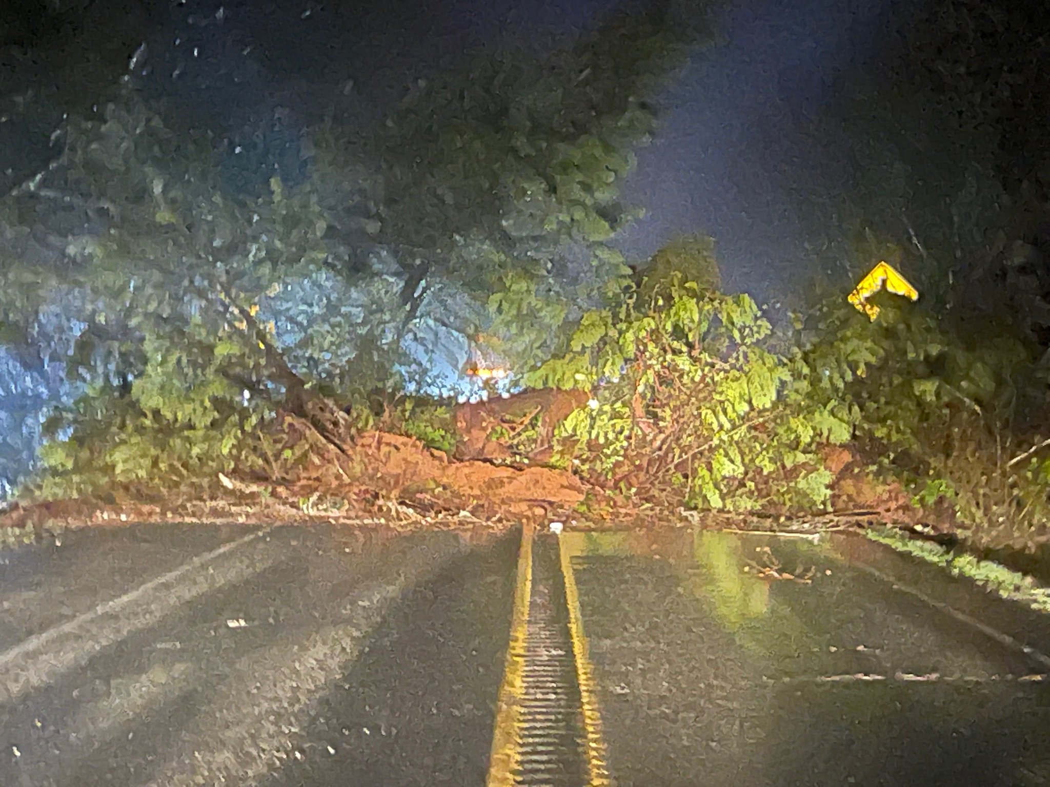 WSDOT on Twitter "A look at the blockage on US 101 at Purdy
