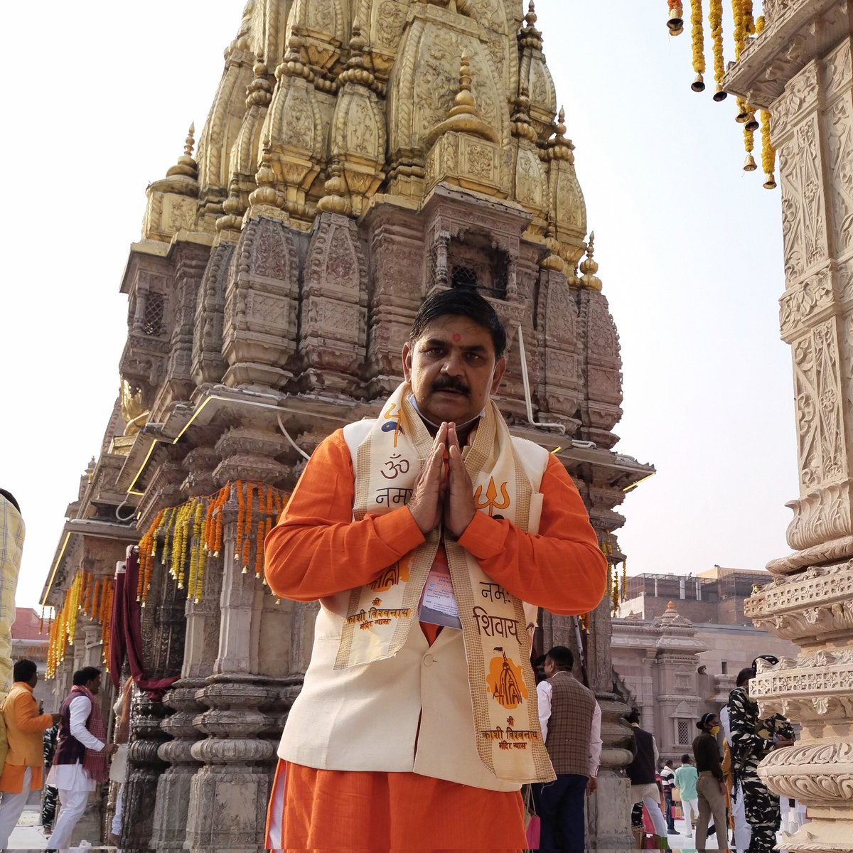 बाबा काशी विश्वनाथ जी की पावन भूमि वाराणसी के काशी विश्वनाथ धाम जी से आप सभी को #महाशिवरात्रि के पावन पर्व कि बधाई एवं शुभकामनाएं ।

#Mahashivratri
x.com/i/spaces/1BdxY…