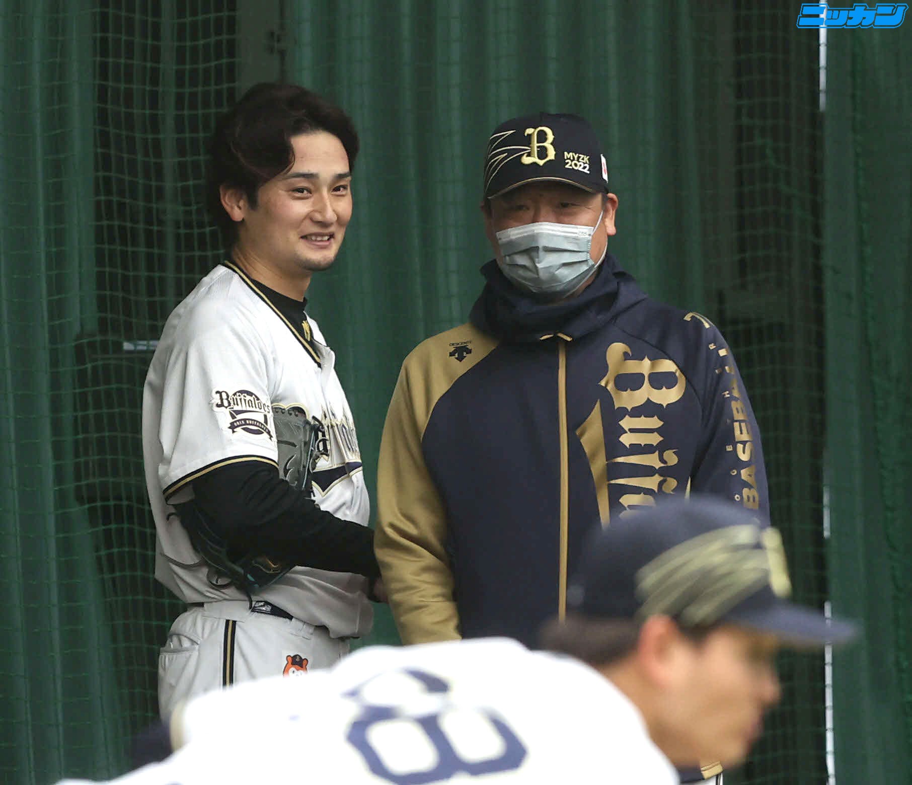 真柴健 日刊スポーツ オリックス担当 球団発表 オリックス は1日 テスト生として宮崎春季キャンプに参加していた元日本ハムの 中村勝 投手 30 と育成選手契約を結んだと発表した 推定年俸は600万円で 背番号は121に決まった 真柴健 日刊スポーツ オリックス担当 球団発表 オリックス は1日 テスト生として宮崎春季キャンプに参加していた元日本ハムの 中村勝 投手 30 と育成選手契約を結んだと発表した 推定年俸は600万円で 背番号は121に決まった