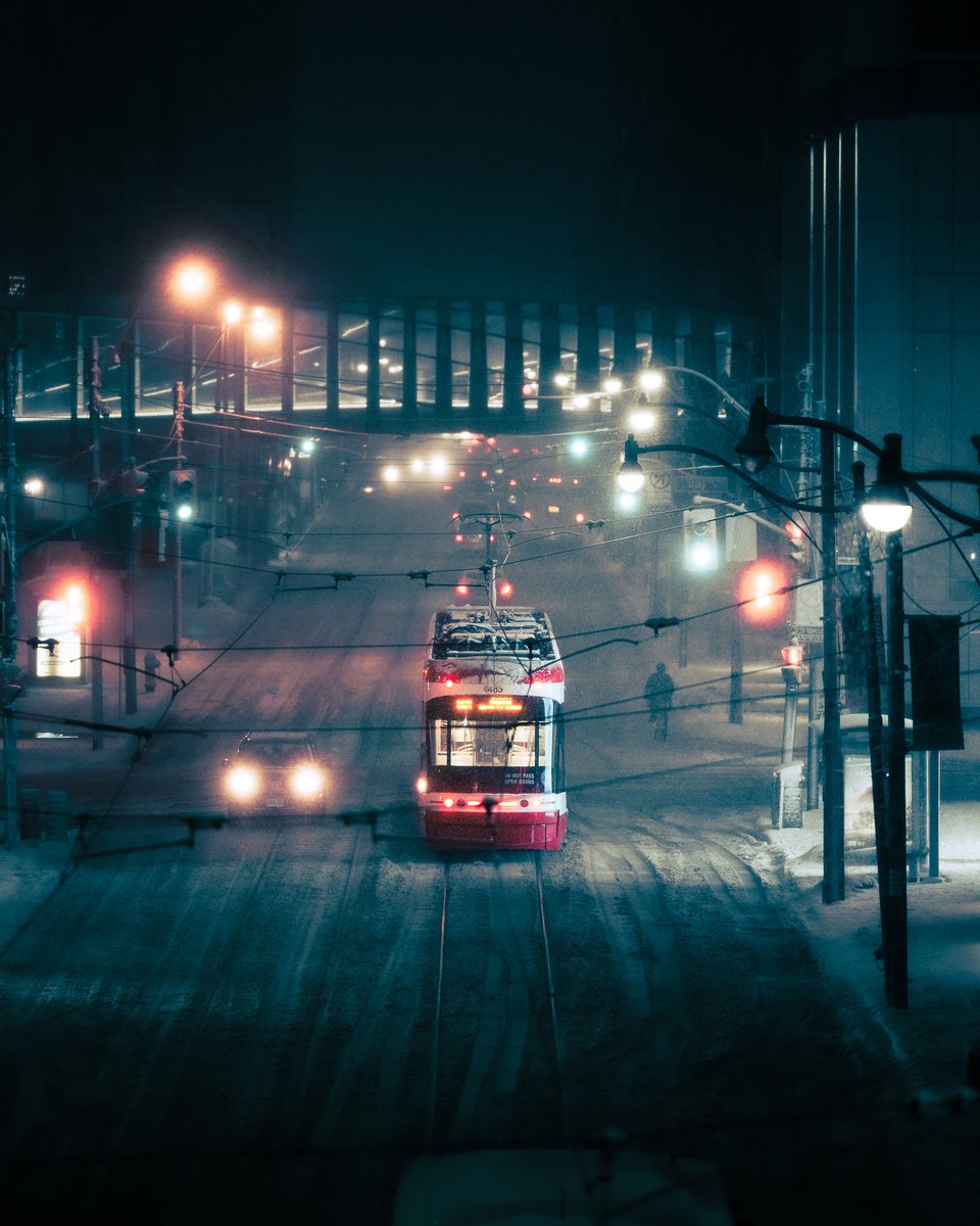 AnthonyGug's tweet photo. First take, first try. #photography #streetphotography #toronto https://t.co/ExtOkfeAcj