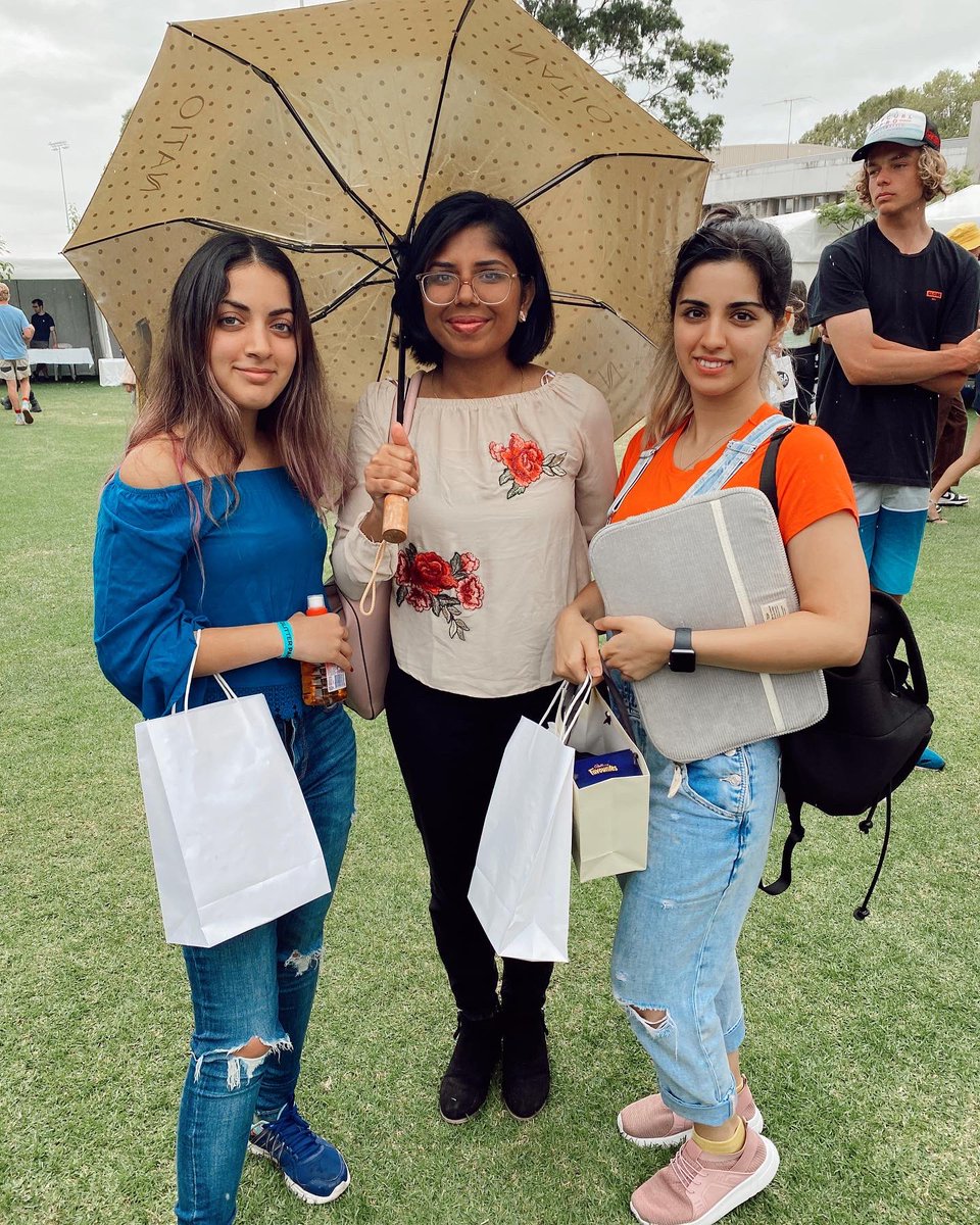 Deakin's tweet photo. 📸 | Not even the rain can stop our #Geelong Waurn Ponds Campus kicking off #DeakinOWeek 🥳🥳 #DeakinOFest https://t.co/rIgFUymoMA
