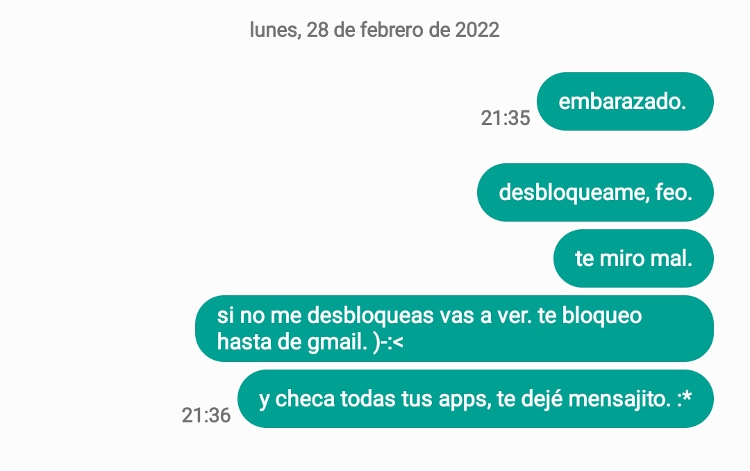 fragancies's tweet photo. Mi novio me bloqueó por WhatsApp así que lo fui a molestar por Gmail, Telegram, Instagram, Plato, Xbox App, Twitter, TikTok y, por último, lo amenacé por SMS. 😛 https://t.co/yHRQF44i3M