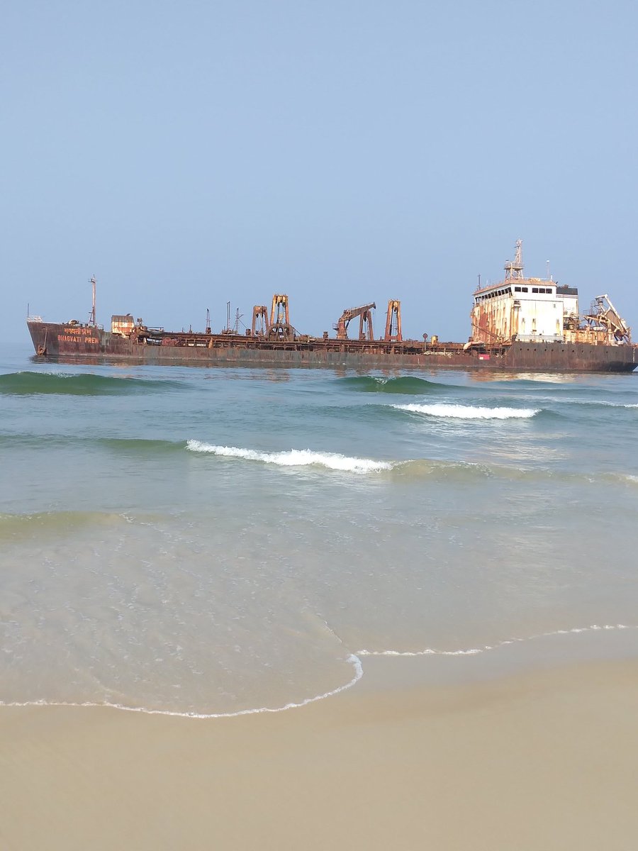 eranchipookkat's tweet image. മുസാഫർനഗറിലെ കോണ്ടം (condom)ഫാക്ടറികളിൽ നിന്ന് ആളുകളെ നിയോഗിച്ച് കപ്പലോടിക്കാൻ ശ്രമിച്ചാൽ ഇതായിരിക്കും ഫലം. എല്ലാ കപ്പൽ മുതലാളിമാർക്കും പാഠമായിരിക്കട്ടെ. 
#STCW2010 #ISMCODE