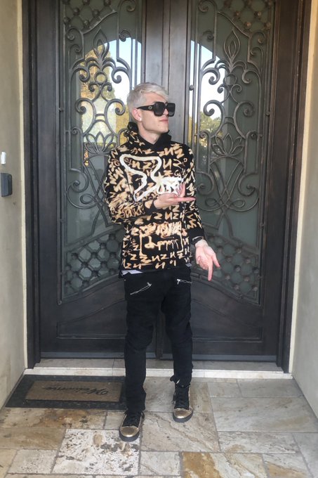 You Know the Vibe  Stretch Stretch Hang Hang   #PassTheMicOnBET #ForYou #Dripnosis #Style #fitness #makeupartist<a href="/tag/passthemiconbet"class="tags">#PassTheMicOnBET</a><a href="/tag/fitness"class="tags"><span>#fitness</span></a><a href="/tag/fitnessmotivation"class="tags"><span>#fitnessmotivation</span></a><a href="/tag/style"class="tags"><span>#style</span></a><a href="/tag/makeupartist"class="tags"><span>#makeupartist</span></a>