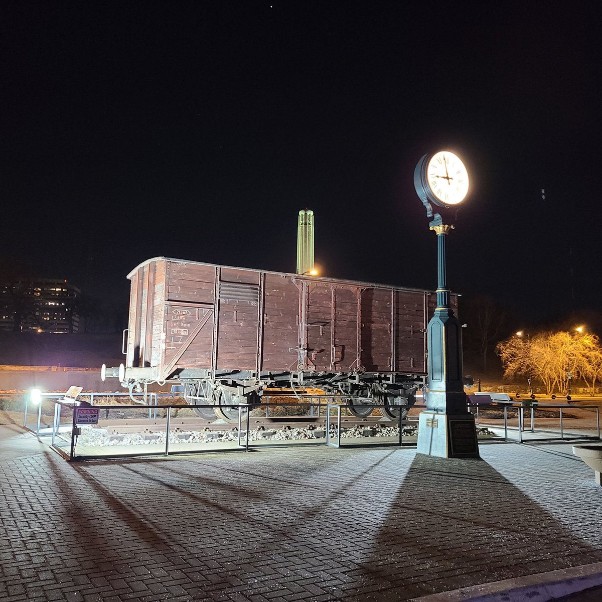 MoonChildARMY7's tweet photo. This is #UnionStation lit up 🇺🇦 in #KansasCity. There is currently an Auschwitz exhibit here #NotLongAgoNotFarAway. Outside the station, a railcar from the campaign is displayed. Across the street the #WW1 #LibertyMemorial. A powerful sight as we continue 
#StandingWithUkraine https://t.co/nfhVslcrGr