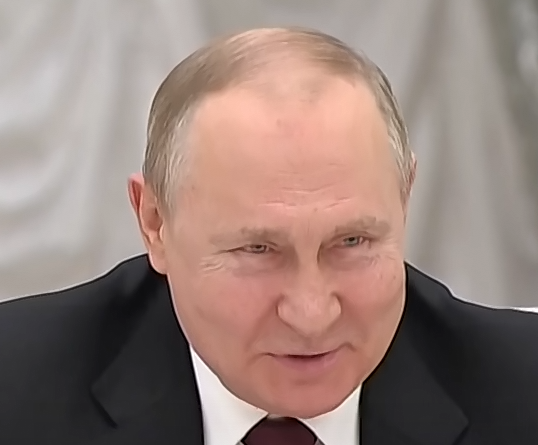 certezadisso's tweet photo. The expression of a sane person following the orders of an insane man.
The expression of an insane man sending young people to their deaths, destroying a country and threatening nuclear war.

We should be worried about #Putin's mental health...
The #Russians probably are. #Kyiv https://t.co/td8zA39JGK