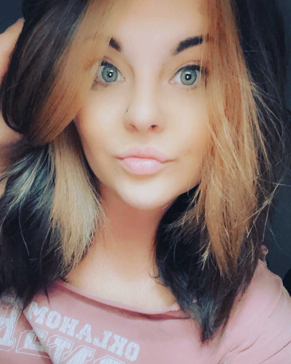 savannahhhh08's tweet photo. New hair 💇🏻‍♀️❤️‍🔥🤟🏽 https://t.co/1s30BtzKDM