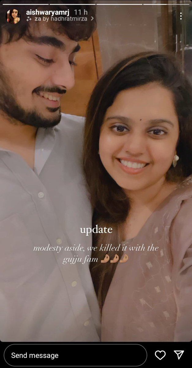 dhruviiiparmar's tweet photo. The way Aakashhh looks at her >>>>>😭😭🤌 https://t.co/NdTabxuGRB