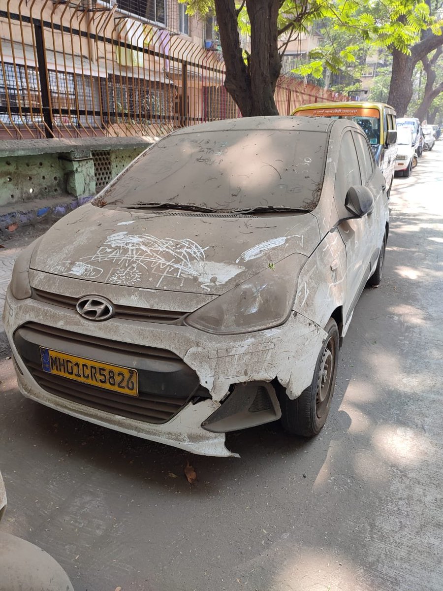 ashwin207's tweet image. Hi @CPMumbaiPolice @MumbaiPolice @TOIIndiaNews @mumbaimirror these 3 vehicles have been parked in the lane for the past 3 months and haven't moved, please can you look into the same..
Location Building No.20 Adarsh Nagar Worli Mumbai -30.. lampost number added for identification