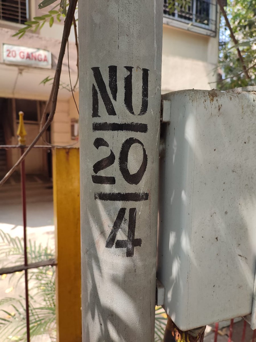 ashwin207's tweet image. Hi @CPMumbaiPolice @MumbaiPolice @TOIIndiaNews @mumbaimirror these 3 vehicles have been parked in the lane for the past 3 months and haven't moved, please can you look into the same..
Location Building No.20 Adarsh Nagar Worli Mumbai -30.. lampost number added for identification