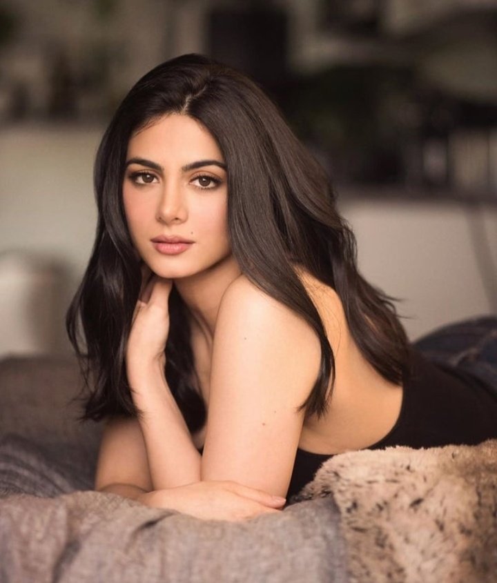 FilmsEnSerie_FR's tweet photo. Joyeux anniversaire ร Emeraude Toubia qui fรชte aujourd'hui ses 33 ans !
Surtout connue pour son rรดle d'Izzy dans #Shadowhunters, elle a plus rรฉcemment jouรฉ dans la sรฉrie #WithLove, et elle sera cette annรฉe ร l'affiche des films #TheRedo et #LikeItUseToBe https://t.co/SWG2X1bJPF
