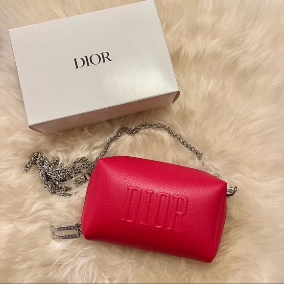 OfResell's tweet photo. So good I had to share! Check out all the items I'm loving on @Poshmarkapp from @StephanieBushak #poshmark #fashion #style #shopmycloset #dior #marmot #mamabling: https://t.co/V0QKZRaJbO https://t.co/YkpaCoiVRN