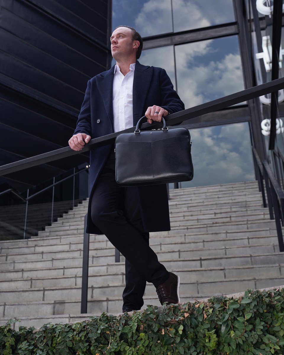 ABdeVilliers17's tweet photo. Work-life-balance: it starts with a change in mindset and a document case that combines casual elegance with practical functionality. @Montblanc's Sartorial collection gets it in one!  #WhatMovesYouMakesYou https://t.co/ZcPNVFmsk0