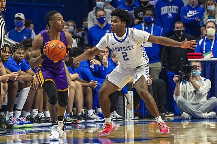 Kentucky G Sahvir Wheeler has been named one of the finalist for the Bob Cousy Award. https://t.co/qbQ1G5HDo5