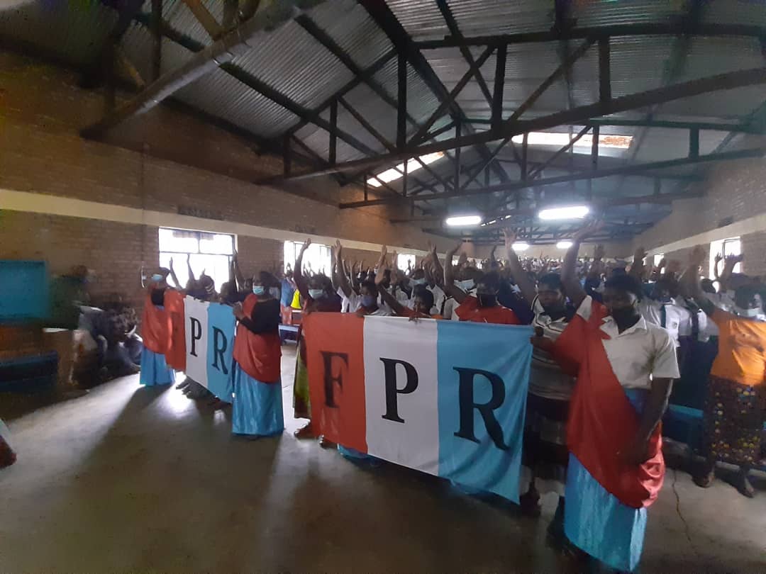 HeritierRW's tweet photo. Muri imwe mu mirenge igize @GakenkeDistrict ( Nemba,Muhondo,Gashenyi na Minazi ),Urubyiruko rwaho rusaga 1210,  Nyuma yo gusobanukirwa neza imigabo n'imigambi by'Umuryango @rpfinkotanyi n'impamvu nyamukuru yatumye ushingwa,rwahisemo gutera intambwe idasubira inyuma. #HitamoNeza https://t.co/6DQu893wbO