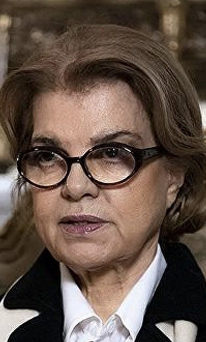 HuseyinAygun62's tweet photo. 2 Temmuz 93’te Madımak’ta Aleviler ve aydınlar bir hotelde dinciler tarafından yakıldığında, -Başbakan sıfatıyla- “Olayı büyütmeyin, bir futbol maçında da bu kadar insan ölür” diyen Çiller, RTE’ye can simidi olmak için merkez sağ parti kuracakmış.. https://t.co/qCR6ecdx4z