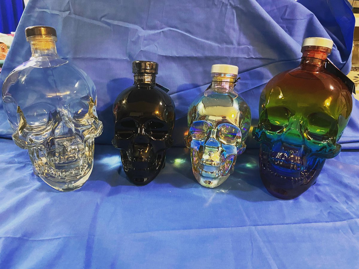 cuteboy202's tweet photo. My Crystal Head vodka collection.
#codka #pride #onyx #crystalheadvodka https://t.co/Kvbug4UxR6
