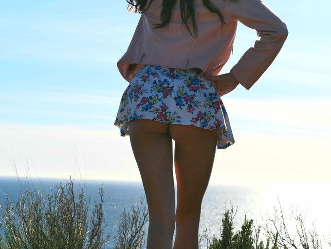 Merci &agrave; tous mes nouveaux abonn&eacute;s Twitter 😘💋  Je vous attends sur mon Mym pour me d&eacute;couvrir tr&egrave;s intimement<a href="/tag/sexy"class="tags"><span>#sexy</span></a><a href="/tag/exhibition"class="tags"><span>#exhibition</span></a><a href="/tag/coquine"class="tags"><span>#coquine</span></a><a href="/tag/actricex"class="tags"><span>#actricex</span></a>