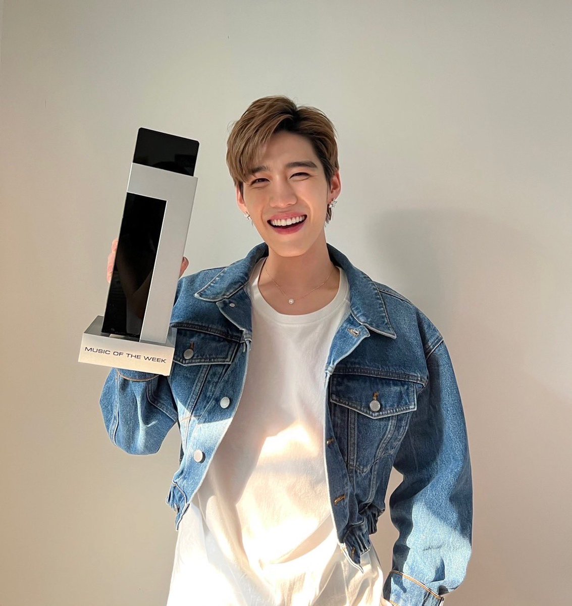 NadaoMusic_ofc's tweet photo. ถ้วยรางวัล Music Of The Week กับ #PPKritDoIt2ndWIN มาถึงมือพีพีเรียบร้อยแล��วค้าบบบ 🏆🏆🎉

ขอบคุณแฟน ๆ ขอบคุณรายการ @StageTpop นะครับ รัก ๆๆ 😻❤️‍🔥

#PPKritDoIt
#NadaoMusic https://t.co/bSHqANnZGc