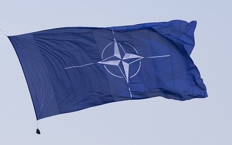 Ghadeer36616724's tweet photo. #Russian #UkraineWar #RussiaUkraine 
This is the flag that leaves everyone in the world in difficult times shame nato.  # https://t.co/SvwjBqvv3d