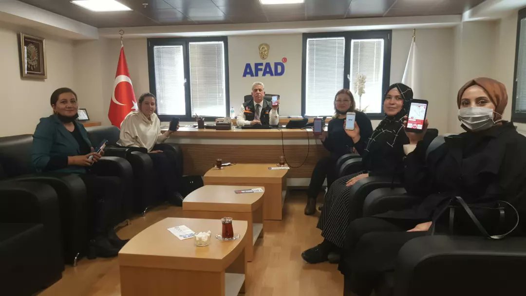 1-7 Mart Tarihleri #DepremHaftası  Ülkemizin deprem kuşağında olması münasebetiyle farkındalık oluşturabilmek için işi ehlinden dinledik. AFAD il Müdürümüze verdiği bilgiler için teşekkür ederiz.
<a href="/aysekesir/">Ayşe Keşir 🇹🇷🇹🇷🇹🇷</a> <a href="/zerrin_arslan/">Zerrin Arslan</a> <a href="/akkadinKayseri/">AK Kadın Kayseri</a> <a href="/EmineTimucin/">Emine TİMUÇİN</a> <a href="/AvGokhanUlke/">Av.Gökhan ÜLKE</a> <a href="/ElifdemirokpN/">ElifDemirokPınar</a>