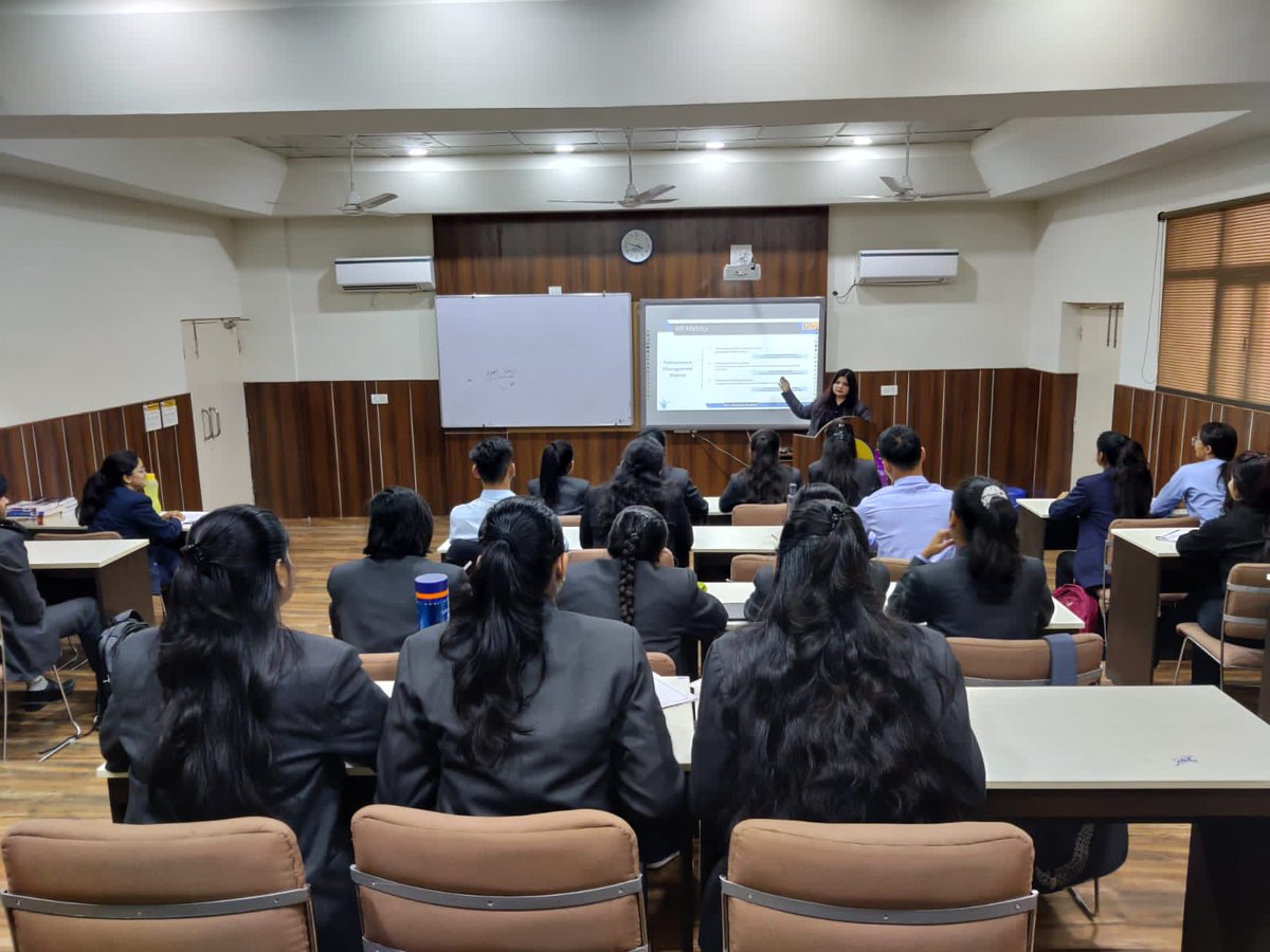 GNIOTCollege's tweet photo. Under the banner of Performance Improvement Program (PIP), a workshop on ' Data Driven HR: How to use Analytics and Metrics to drive performance' was conducted for PGDM Ist year students with HR Specialization on 26th February'22.
#PIP #GIMS #GIMSPGDM #GIMSCampus #GIMSPlacement https://t.co/HmnzkzHztH