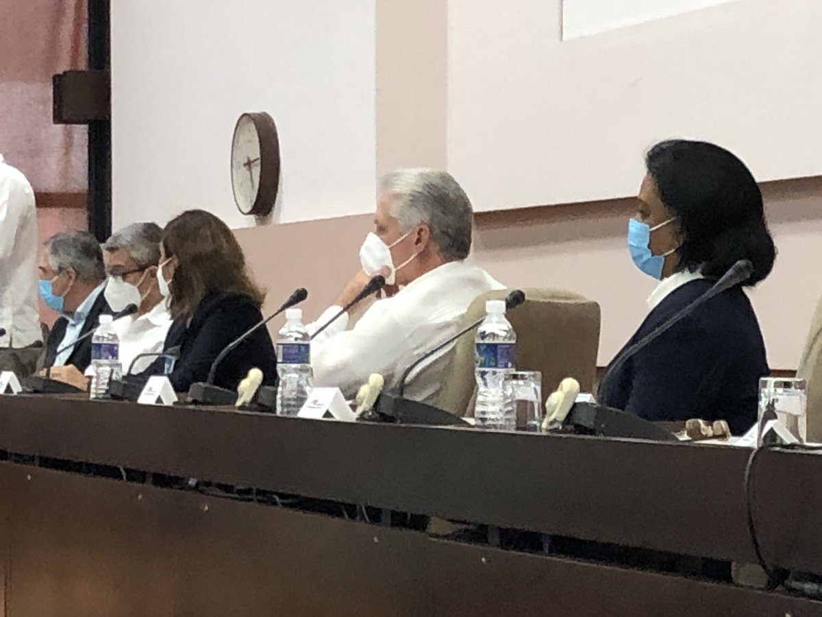 DrCsLuisVelazq's tweet photo. Acto de entrega de los premios de innovación tecnológica del CITMA con la presencia del Presidente de la República de Cuba. https://t.co/oP3EL1mVLR