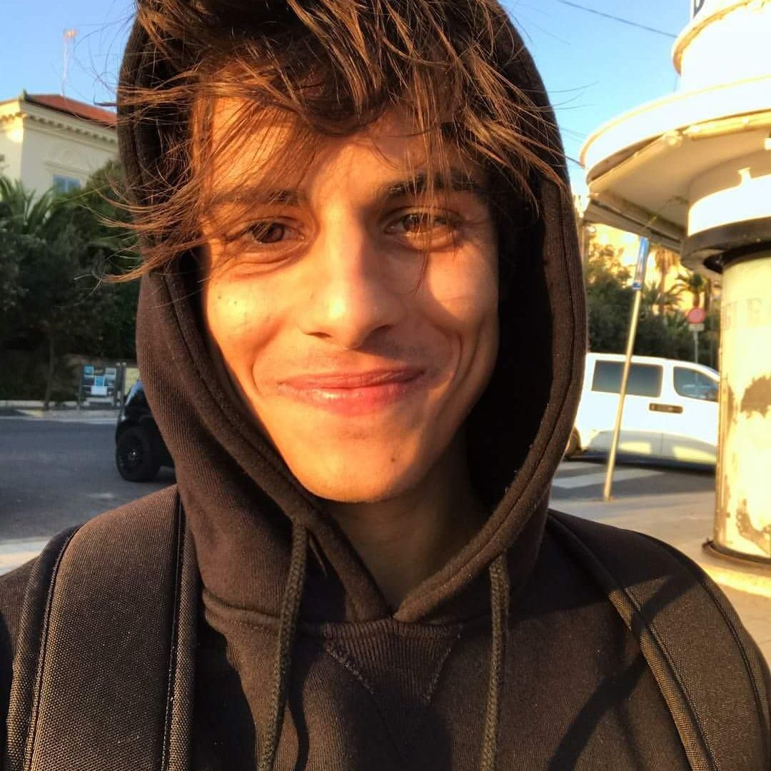 last_ghost9's tweet photo. Buon compleanno Michi, ovunque tu sia 💕 #michelemerlo https://t.co/cP3bbTssi4