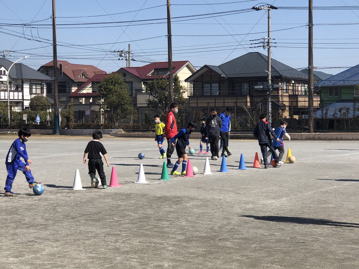 FC_Soleil's tweet photo. FCソレイユは横浜市泉区で活動しているサッカーチームです⚽️一緒にサッカーしてくれるメンバーを大募集中です✨
体験は無料です❗️良かったら是非一度、遊びに来てください😊
#小学生サッカーチーム #横浜市泉区 #メンバー募集中 #無料体験実施中 https://t.co/HN5uMPgr3p