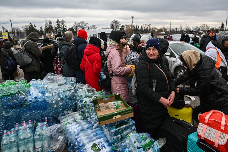 REDCON_Asia's tweet photo. #Ukraine Crisis putting civilian protection as number one priority.

UN have allocating $20 million to support the people on both side of the war, as ‘The protection of civilians must be priority number one’.

Cr. The New Republic

#UkraineCrisis #russia #humanitarian #people https://t.co/eI2J3VsffS