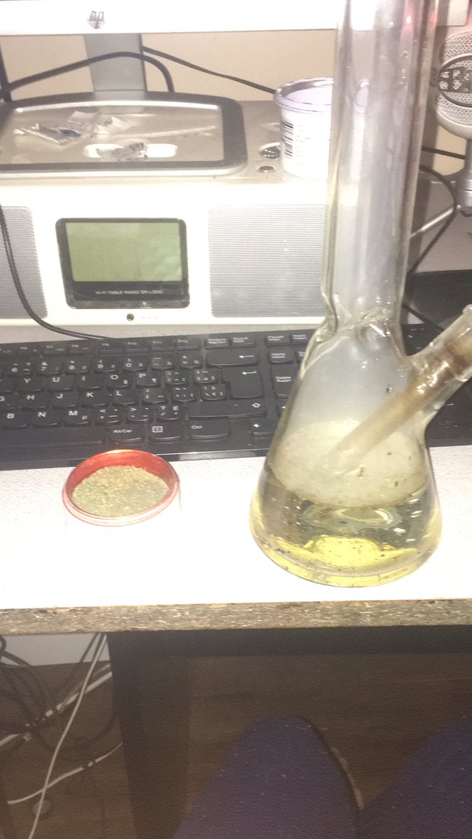 SoapWoapy's tweet photo. Smoking bongs and sucking dongs #nsfwtwt https://t.co/9R3RZDEEhw