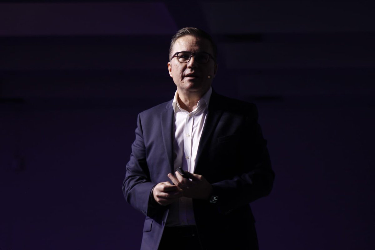 MonicaAlonsoF's tweet photo. Encantada de escuchar a @jorgeldtejada impartiendo su conferencia magistral "Las claves para hacer crecer  tu empresa 10 veces su  tamaño" dentro de la CNI2022 en @@CANACINTRA_Leon https://t.co/IcydPDvusp