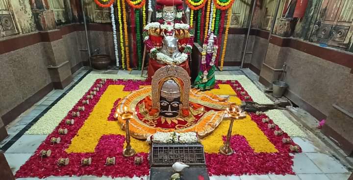 SakharamChauth1's tweet image. *🙏🚩जय श्री वैद्यनाथ ज्योतिर्लिंग🚩🙏*

*स्वयंभू वैद्यनाथ ज्योतिर्लिंग प्रभु जी के महाशिवरात्र महापर्व भव्य,दिव्य श्रृंगार महापुजा दर्शन।*
*दिनांकः 01 मार्च 2022, मंगलवार*

*🙏हर हर महादेव☘️*

*Shri Vaidyanath Jyotirling 🙏*
*(Parli Vaijnath, Maharashtra )*