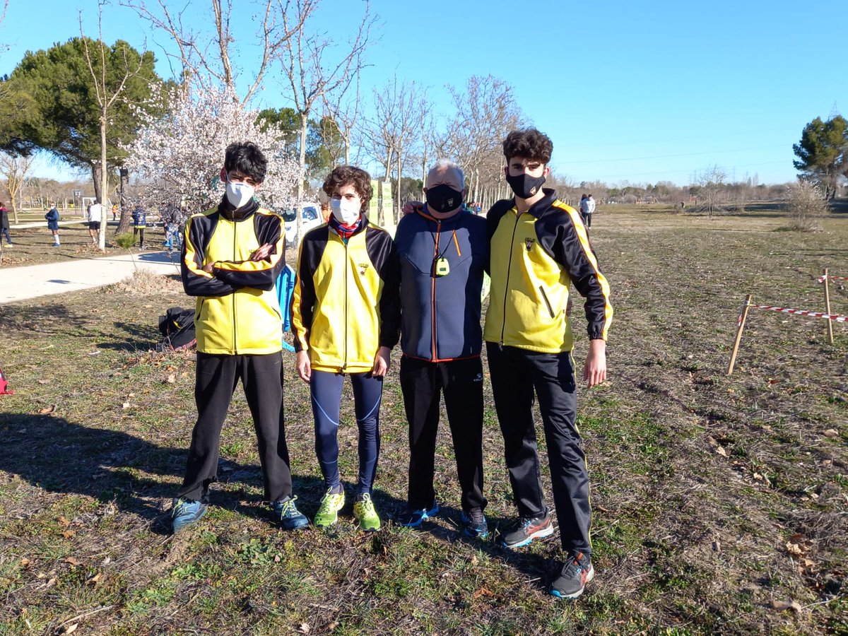 ClubAkilesATL's tweet photo. No será la mejor foto. No será la mejor pose. No buscamos la foto. Buscamos correr 💪

#Akiles #atletas #atletismo #running #runners #Runner #runnermadrid https://t.co/ysLNcEza9w