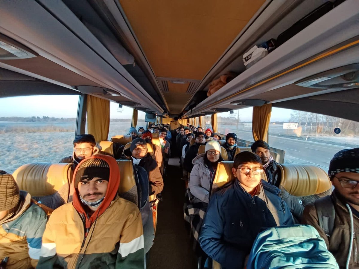 ANI's tweet photo. A group of Indian students stranded in Ukraine has entered Poland, to undertake the onward journey to India https://t.co/Rm3YvumzoC