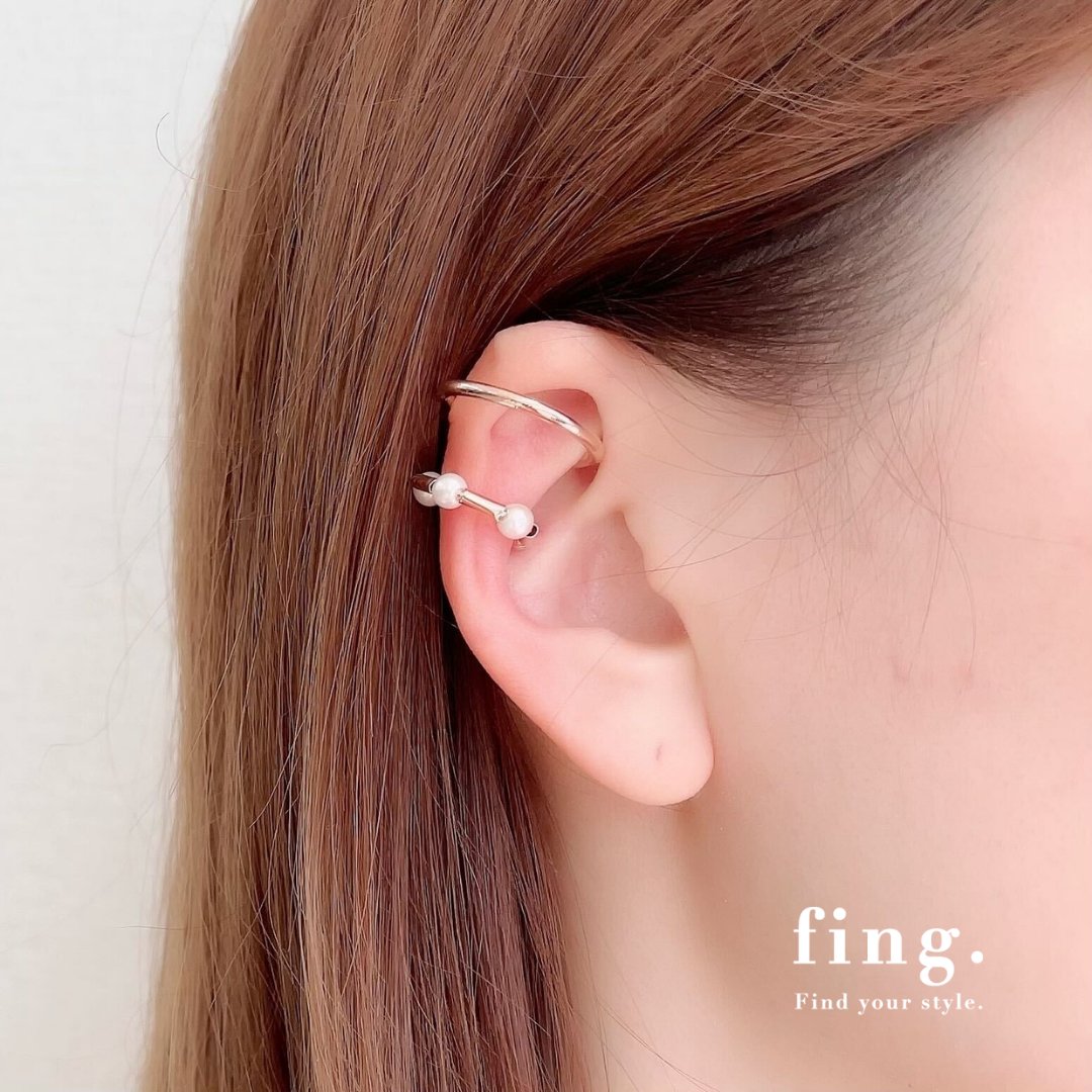 fing_official's tweet photo. 【再販イヤーカフ！大人気のパールデザイン💍】

お顔周りを華やかにしてくれるイヤーカフ。
中でもパールモチーフはパーティーシーンにもおすすめです◎

ピアスとの重ね付けも楽しめます♪

▼イヤーカフはこちら
https://t.co/6kztEGlP34 https://t.co/DntVZa7nQz