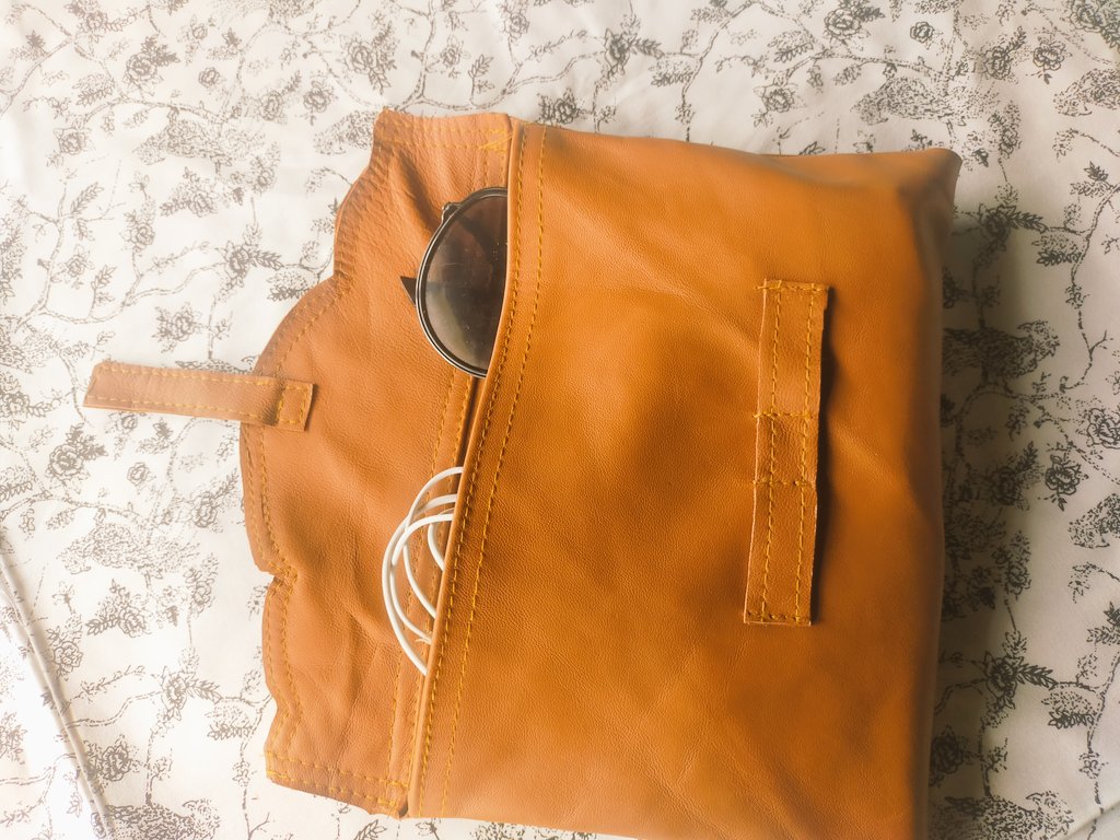 Worksofcraft1's tweet photo. More pictures
Customizable.🔥
#leatheraccessories #newmonth #custom Labour of love❤️
TEMBEA 🇰🇪
#handmadewithlove https://t.co/KGoGCJe3TZ