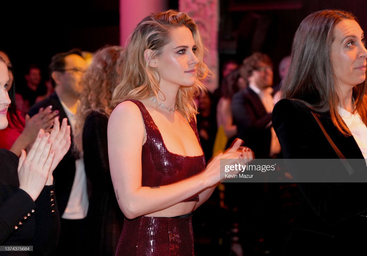 everydayrobsten's tweet photo. EXACTLY KRISTEN STEWART https://t.co/8t2dX7ydqU