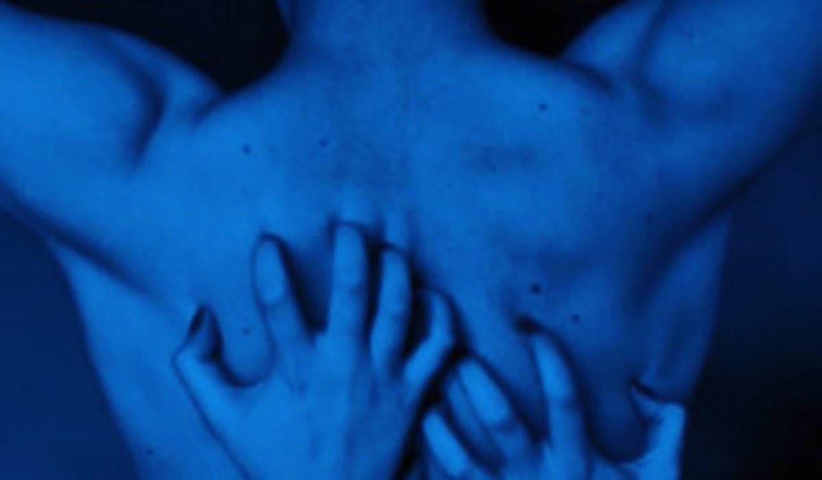 İzin çıksın tenime hep seni hissedeyim . . .