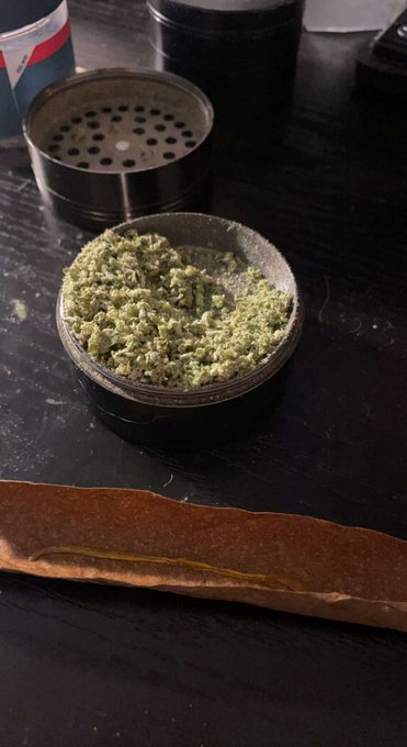 Just a little midnight snack https://t.co/sgPOEdbHoq<a href="/tag/subscribe"class="tags"><span>#subscribe</span></a><a href="/tag/stoneybunny"class="tags"><span>#stoneybunny</span></a>