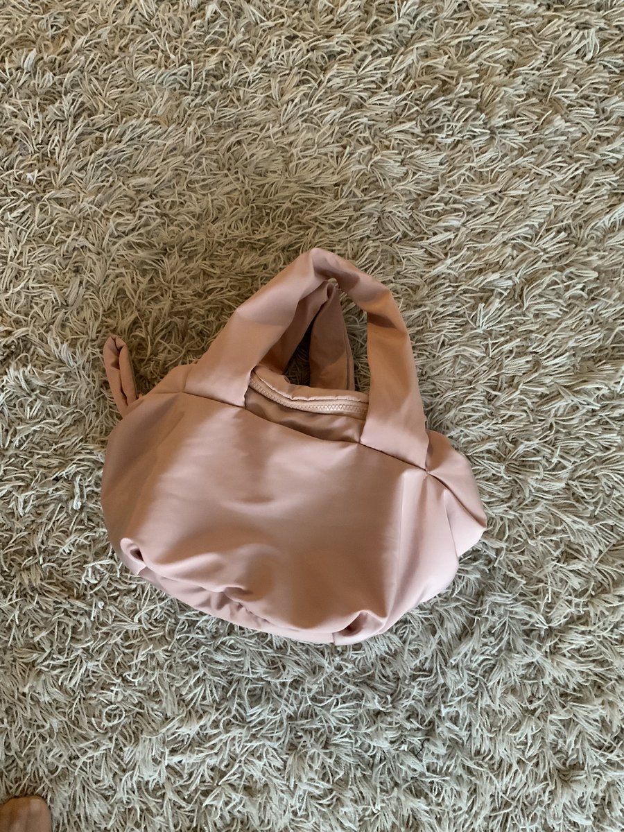 omenterprise's tweet image. 本日のコーデ♪

3月がスタートしました💕
雨ですが春が近づいてますね。

⭐︎Cloth:
Tops: #AnotherEdition
Pants: #bluetrip(something)
Shoes: #GianvitoRossi
Bag: #Chloe

⭐︎Perfume:
#Chloe: #eaudeperfum