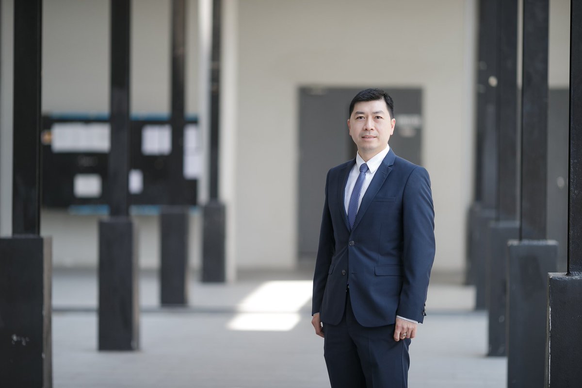 MPV วันนี้ ;

 : รศ.พ.ต.ท.ดร.กฤษณพงค์ พูตระกูล 
ผู้ช่วยอธิการบดีฝ่ายรักษาความสงบเรียบร้อย มหาวิทยาลัยรังสิต 

พูดมีเหตุและผลรองรับ มีหลักการให้คิดตามมีหลักทางวิทยาศาสตร์แง่คิดบวกลบให้เห็นภาพตาม

 #แตงโม #โหนกระเเส