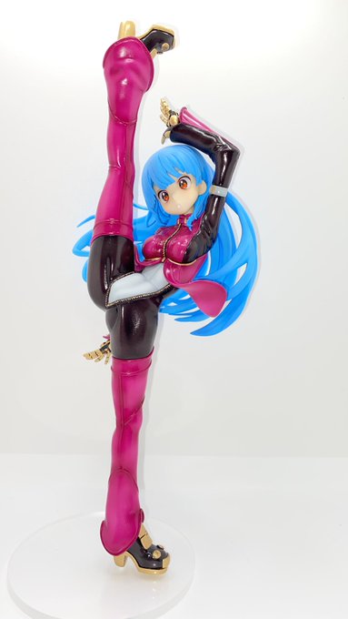 製作代行さんにお願いしていたクーラ届いた( *'꒳`*)   かわいい!ぴっちりスーツのヌルツヤテカ感もたまらんω 