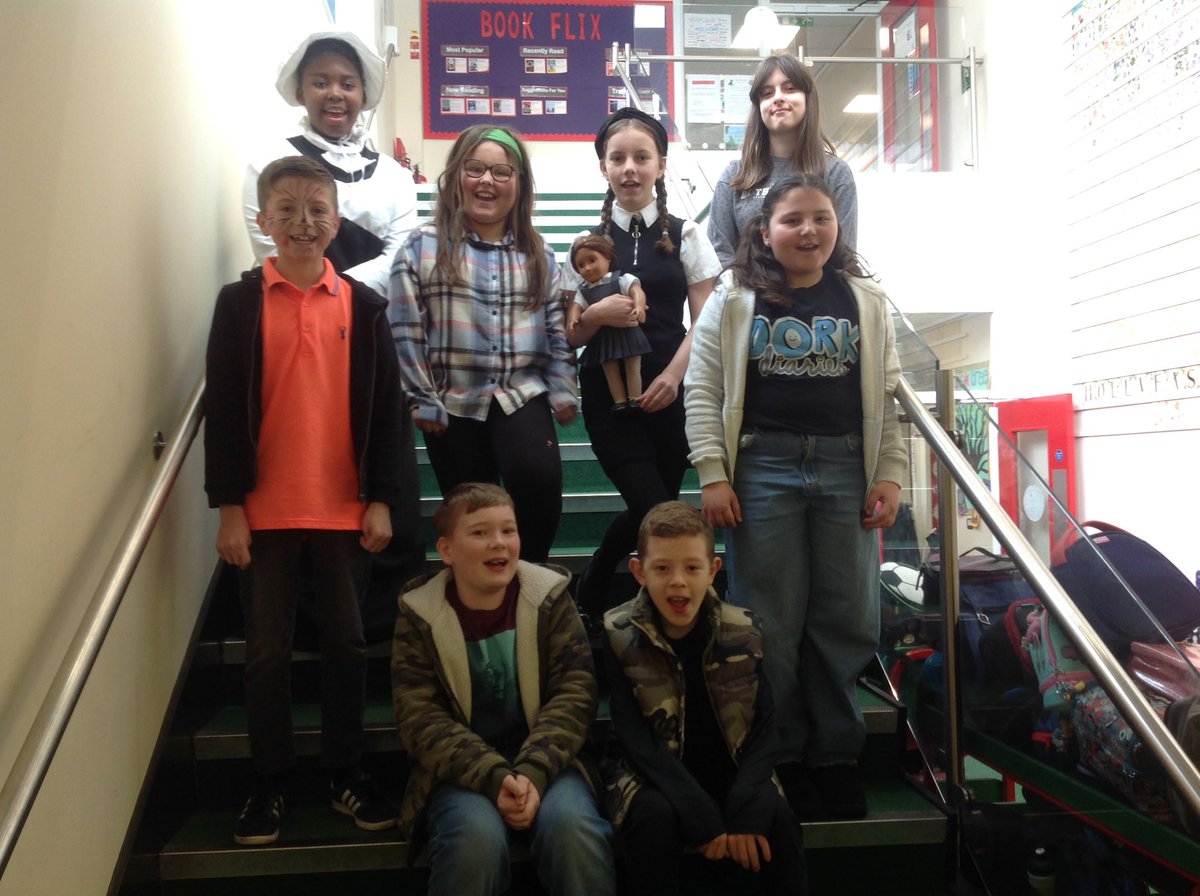 HollyfastSchool's tweet photo. How amazing do 6ER look on world book day!!! #6ERsstory #characterchaos #onceuponaclassroom #worldbookday2022 #bookcrazy #fantasyforever #greatime #novelreaders https://t.co/lqrsfLAcsb