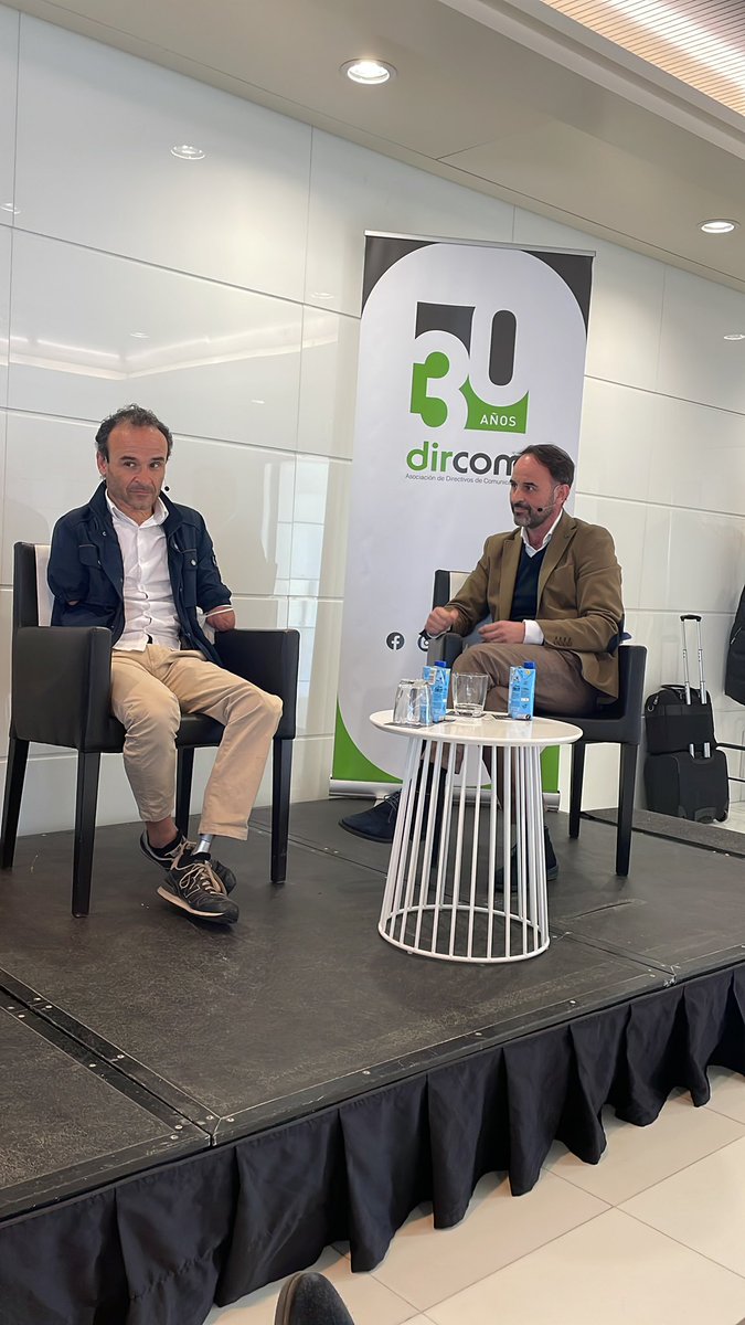 EstherCSCS's tweet photo. @iruizlamela de @depespana en @DircomCVM El deporte es generador de riqueza económica y social, más de 400.000€ empleos, supone un 3% del PIB, y nos ayuda a elevar la reputación del país https://t.co/owyRa8Amn8
